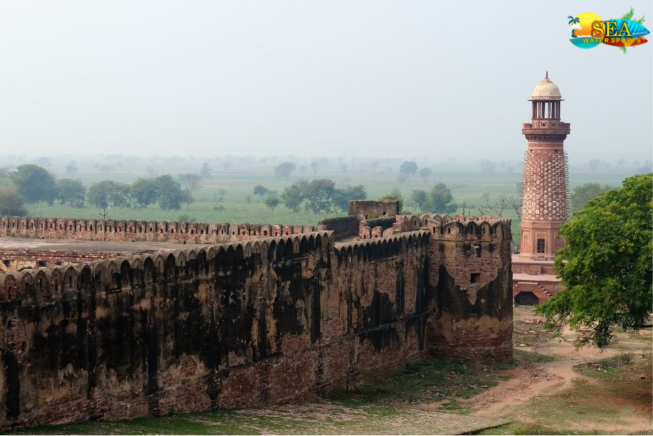 Orchha Fort